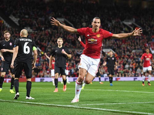 Zlatan Ibrahimovic ghi bàn mang lại 3 điểm đầu tiên cho Man.United tại bảng A. Ảnh: Sportinglife
