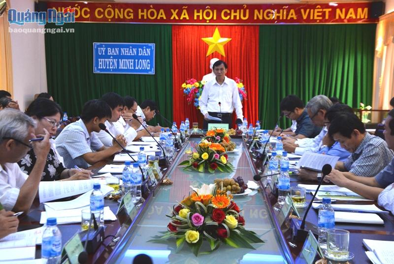Phó Chủ tịch UBND tỉnh Phạm Trường Thọ phát biểu chỉ đạo tại buổi làm việc.