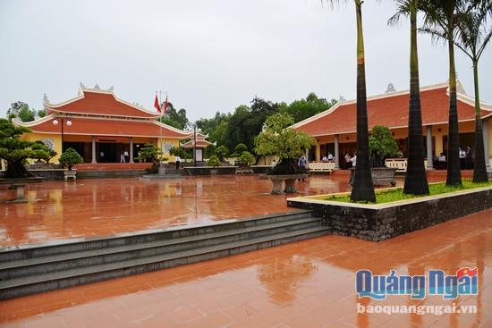 Nhà lưu niệm được xây dựng trên diện tích hơn 5.700 mét vuông ở thôn Tân Phong, xã Phổ Phong