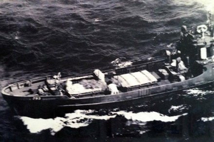 “Tàu không số” vượt biển ra Bắc chở vũ khí chi viện cho chiến trường miền Nam đánh Mỹ (ảnh tư liệu).