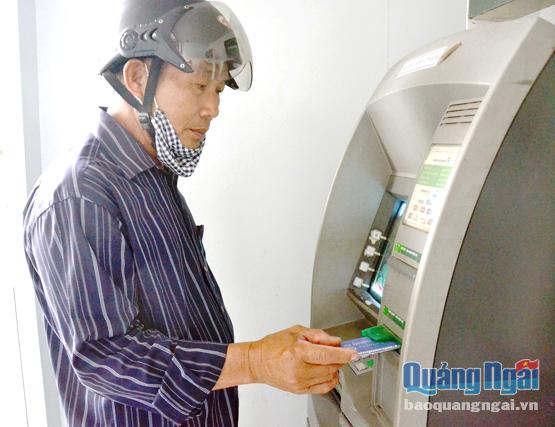 ATM là loại thẻ dịch vụ được người tiêu dùng sử dụng nhiều nhất.