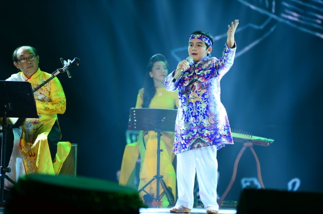 Phần trình diễn của Thụy Bình - Ảnh: Quang Định