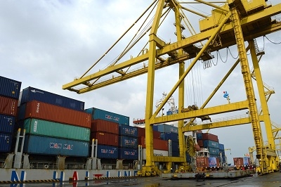 Hàng container qua cảng Đà Nẵng. Ảnh: VGP/Thế Phong