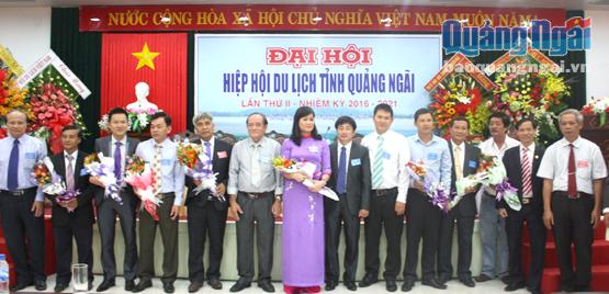 Ban chấp hành mới của Hiệp hội Du lịch tỉnh Quảng Ngãi, nhiệm kỳ 2016 – 2021.