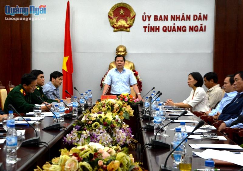 Phó Chủ tịch Thường trực UBND tỉnh Đặng Văn Minh tham gia phát biểu tại cuộc họp.