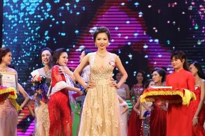 Á hoàng 1 Nữ hoàng Trang sức Việt Nam 2015 Hoàng Thu Thảo