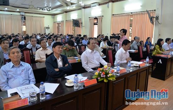 Các đại biểu tham dự hội nghị trực tuyến triển khai Nghị quyết TƯ 4 khóa XII ở điểm cầu Quảng Ngãi
