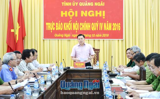 Phó Bí thư Tỉnh ủy Trần Văn Minh làm việc với lãnh đạo các cơ quan Khối Nội chính tỉnh.