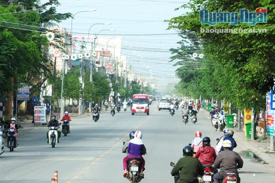 Tuyến Quốc lộ 24B qua phường Trương Quang Trọng, nay được đặt tên thành đường Võ Nguyên Giáp.