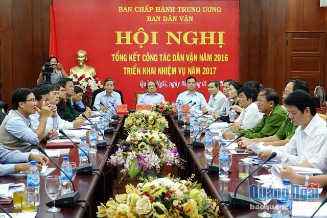 Các đại biểu tham dự hội nghị tại điểm cầu Quảng Ngãi