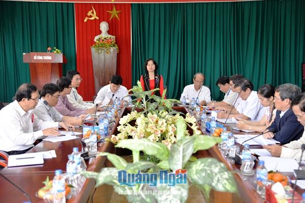Quang cảnh làm việc của Đoàn giám sát Đoàn đại biểu Quốc hội tỉnh với Sở Công thương