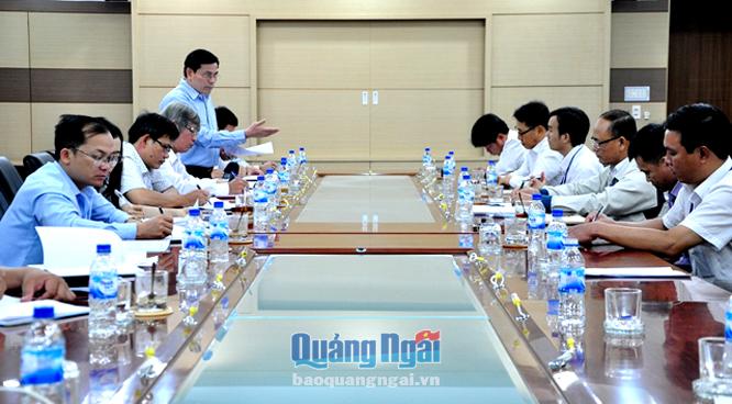 Phó Bí thư Tỉnh ủy Trần Văn Minh làm việc với Đảng bộ Công ty Doosan Vina.        