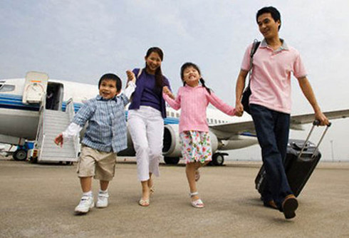 Tết là thời điểm nhiều gia đình trẻ xách hành lý đi du lịch. (Ảnh minh họa).