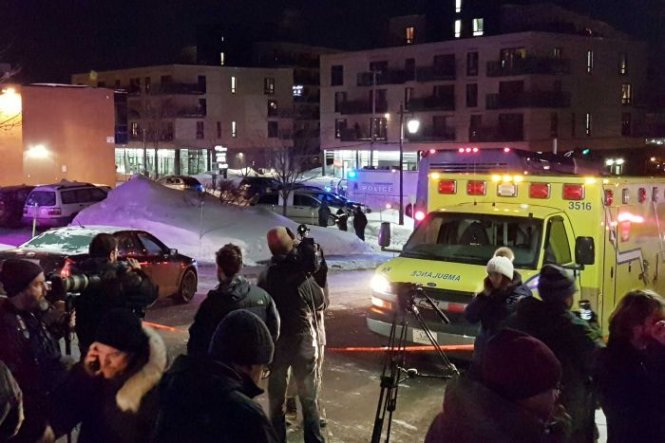 Hàng chục người đang cầu nguyện bên trong nhà thờ Hồi giáo tại Quebec khi vụ xả súng xảy ra - Ảnh: Reuters
