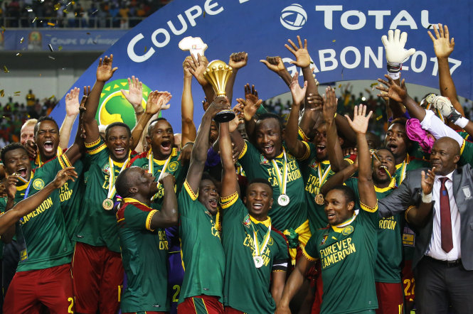 Các cầu thủ Cameroon nâng cao chức vô địch CAN 2017. Ảnh: REUTERS