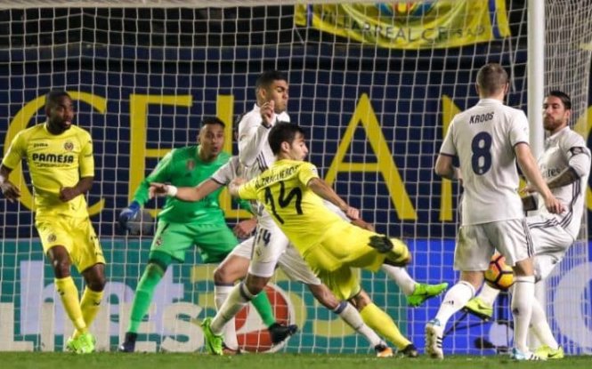 Villarreal (áo vàng) đã có khởi đầu khá tốt với 2 bàn thắng vượt lên dẫn trước R.M. Ảnh: REUTERS
