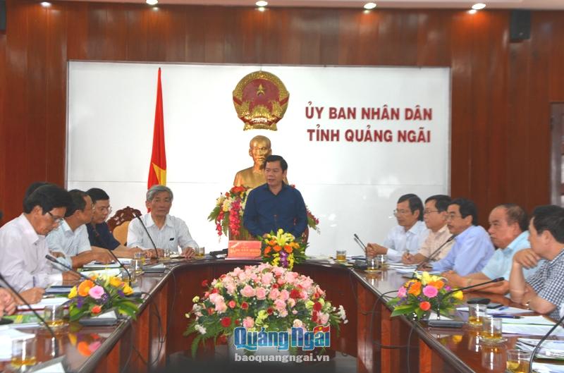 Phó Chủ tịch Thường trực UBND tỉnh Đặng Văn Minh phát biểu tại buổi làm việc.