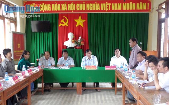 Lãnh đạo huyện Trà Bồng phát biểu tại buổi làm việc với Phó Chủ tịch UBND tỉnh Phạm Trường Thọ