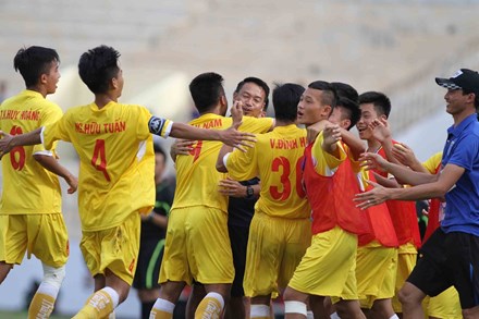 Đoàn quân của HLV Vũ Hồng Việt lần thứ 2 liên tiếp vào chơi trận chung kết và đứng trước cơ hội bảo vệ thành công ngôi vô địch của mình. Ảnh: Đ.V