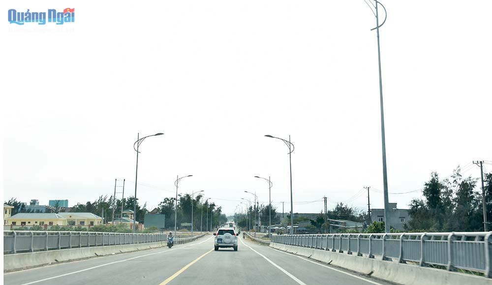Hạ tầng giao thông tại KKT Dung Quất ngày càng được đầu tư hoàn thiện