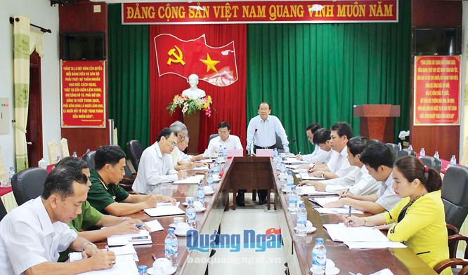 Phó Bí thư Thường trực Tỉnh ủy Nguyễn Thanh Quang phát biểu tại buổi làm việc.                               Ảnh: Thúy Hằng