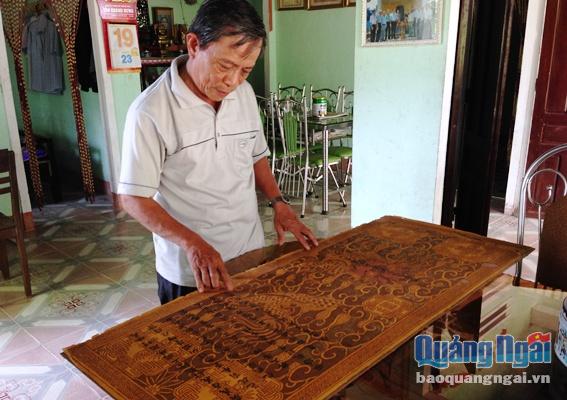 Gia đình ông Châu hiện đang gìn giữ khá tốt 7 tấm sắc phong triều Nguyễn ban cho làng Châu Mi