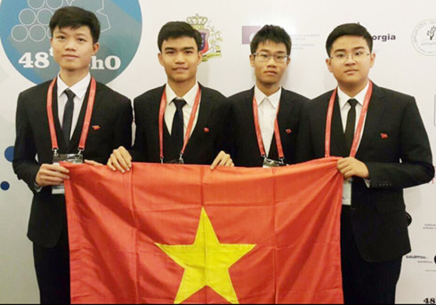  Bốn học sinh Việt Nam tham dự Olympic Hóa học quốc tế năm 2016 (Ảnh: Ban tổ chức)