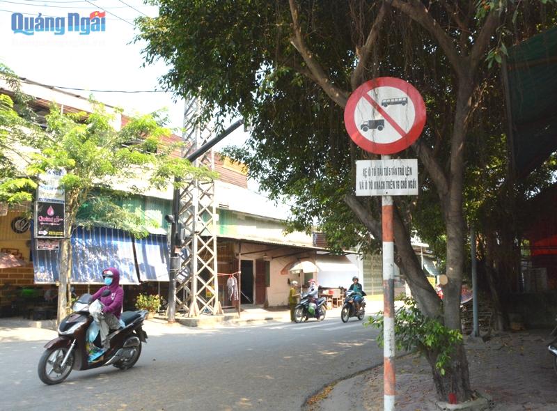 Biển báo cấm trên đường Võ Thị Sáu