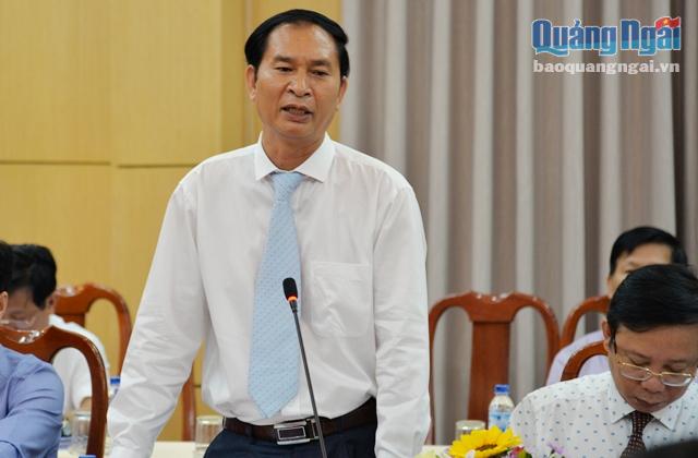 Giám đốc Sở TN-MT Đỗ Minh Hải trả lời các câu hỏi chất vấn liên quan đến công tác quản lý tài nguyên khoáng sản và môi trường