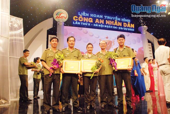 Liên hoan Truyền hình CAND lần thứ X năm 2015 tại Hà Nội, Công an tỉnh Quảng Ngãi đạt 3 Huy chương Vàng.   Ảnh: PV