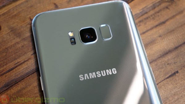 Người dùng vài mẫu Samsung Galaxy S8 phàn nàn về việc máy tự restart.