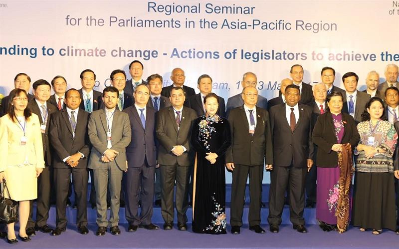 Các đại biểu dự hội nghị chuyên đề IPU khu vực châu Á-Thái Bình Dương về ứng phó với BĐKH. Ảnh: quochoi.vn