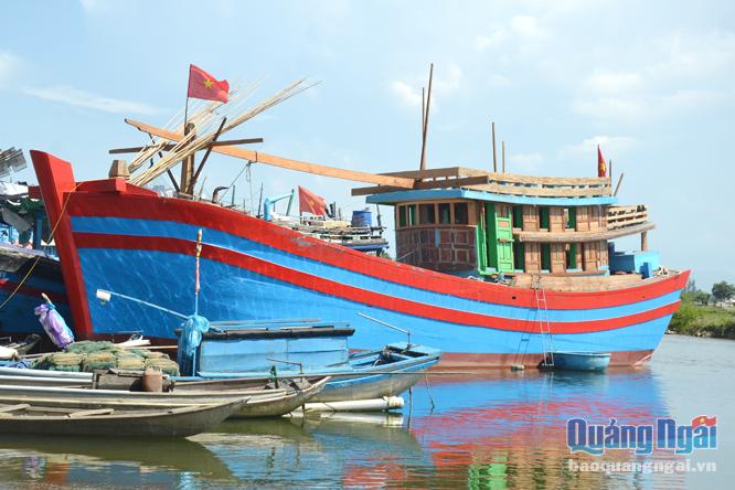 Tàu đóng mới theo Nghị định 67 của ngư dân Nguyễn Thủy, xã Nghĩa An (TP.Quảng Ngãi) sắp hạ thủy.