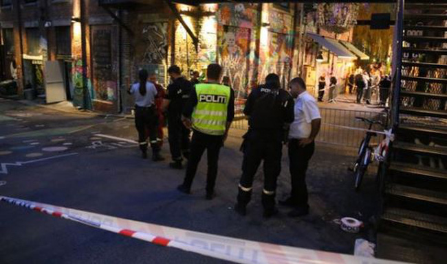 Cảnh sát phong tỏa hiện trường vụ nổ súng. Ảnh: buzznews.co.uk