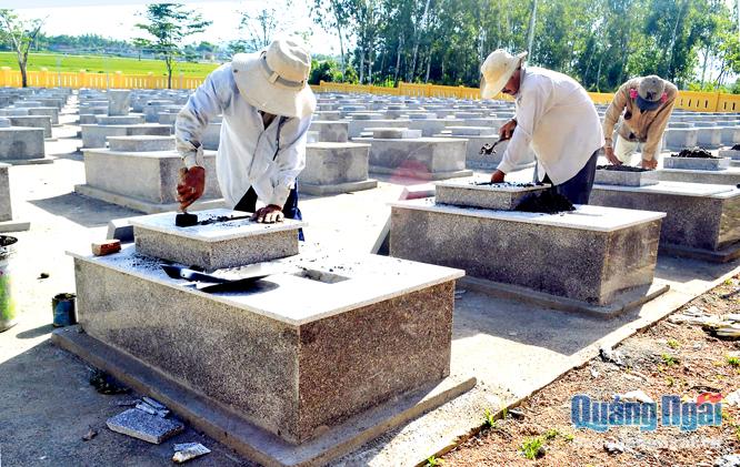 Đơn vị thi công tích cực hoàn thiện các hạng mục tại Nghĩa trang liệt sĩ xã Hành Thịnh