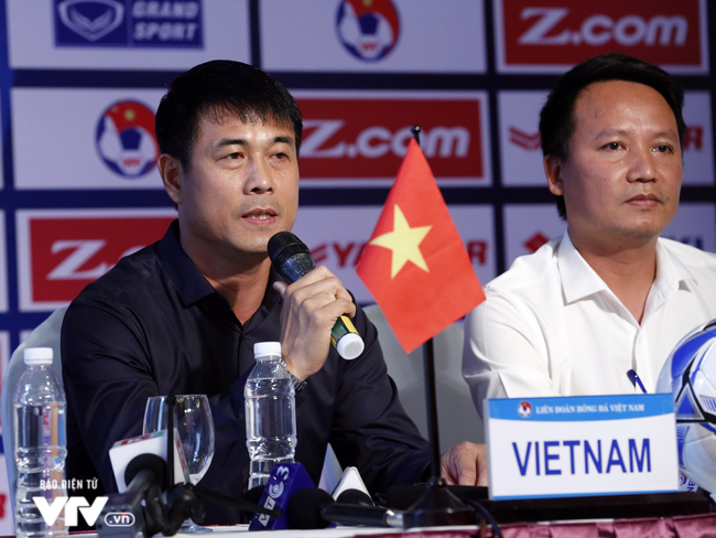 HLV Hữu Thắng tại cuộc họp báo trước vòng loại U23 châu Á 2018