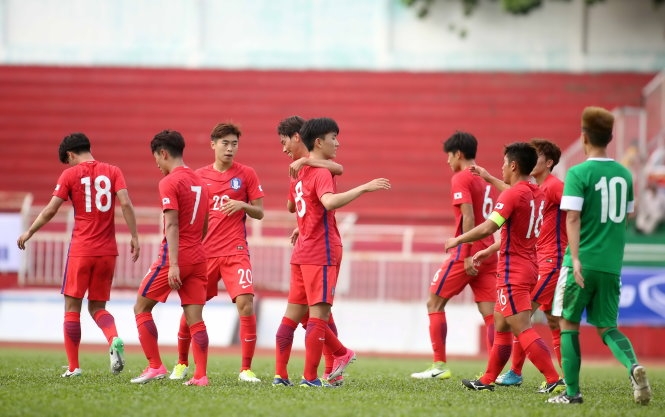  Niềm vui của các cầu thủ U-22 Hàn Quốc sau khi ghi bàn vào lưới U-22 Macau. Ảnh: N.K