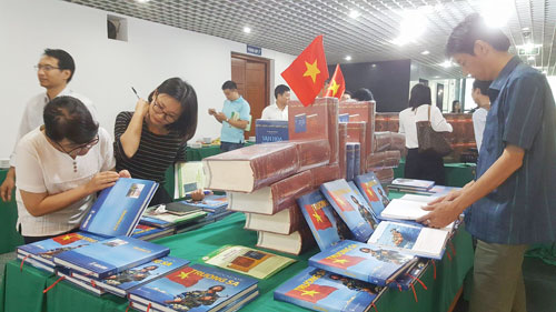 Giới thiệu "Lịch sử Việt Nam" và các bộ sách quý