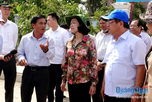 Trưởng ban Dân vận TƯ Trương Thị Mai  cùng đoàn công tác đã đến thăm mô hình sản xuất giỏi do Hội Nông dân hỗ trợ bằng Quỹ Hỗ trợ nông dân tại xã An Hải,