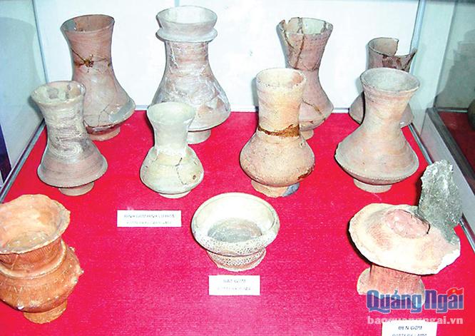 Các dụng cụ sinh hoạt của cư dân Sa Huỳnh xưa.                                                                                     ẢNH: TL