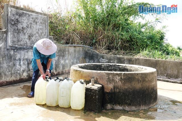Giếng Xó La cung cấp nước uống, nước sinh hoạt phục vụ đời sống công đồng cư dân trên đảo