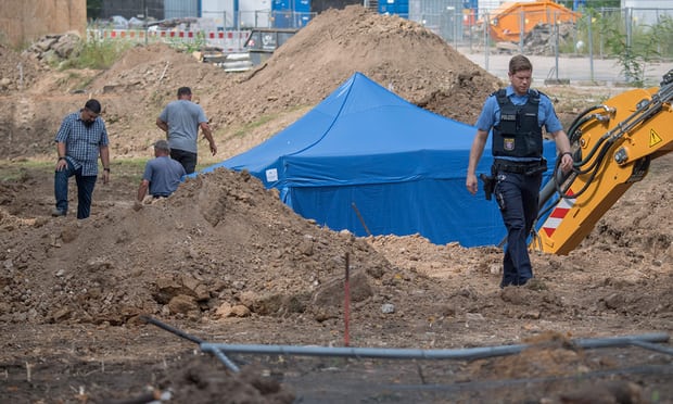 Quả bom chứa 1,4 tấn thuốc nổ sẽ được vô hiệu hóa vào ngày 3/10 - Ảnh: Boris Roessler/AFP/Getty Images