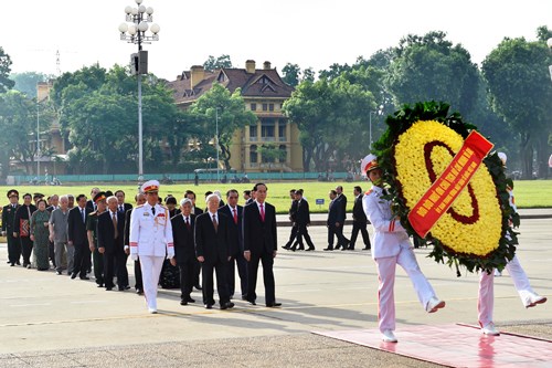  Lãnh đạo Đảng, Nhà nước viếng Chủ tịch Hồ Chí Minh