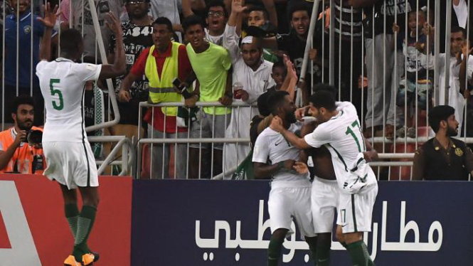 Các cầu thủ Saudi Arabia ăn mừng bàn thắng vào lưới Nhật Bản. Ảnh: GETTY IMAGES