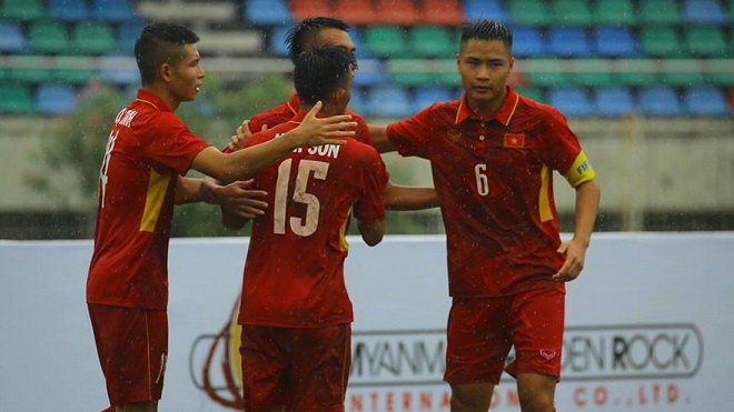 Các cầu thủ U-18 VN ăn mừng bàn thắng vào lưới Brunei. Ảnh: MMF