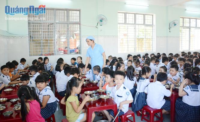 Nhà ăn cho học sinh Trường Tiểu học Chánh Lộ (TP.Quảng Ngãi) 