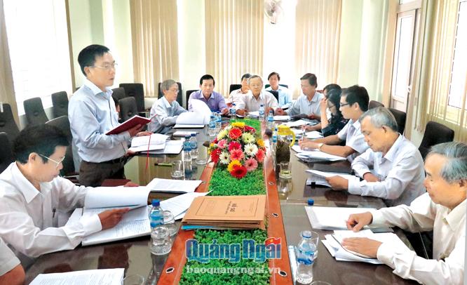 Ủy ban MTTQ Việt Nam tỉnh giám sát công tác cán bộ tại Sở Y tế.                         Ảnh: PV