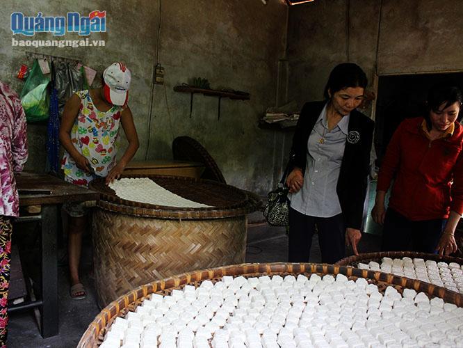 Dù hiện nay, nhiều loại bánh du nhập trên thị trường nhưng bánh in Nghĩa Hòa vẫn được nhiều người ưa chuộng; mua biếu người thân tận Sài Gòn, Huế, Hà Nội…
