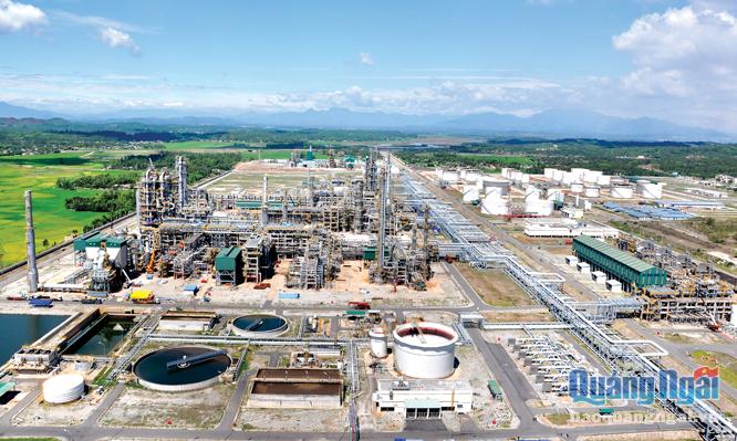 Quảng Ngãi định hướng sẽ xây dựng Dung Quất thành trung tâm lọc hoá dầu quốc gia nên sẽ thu hút những nhà đầu tư ngành nghề liên quan.  									                                    ẢNH: BSR 