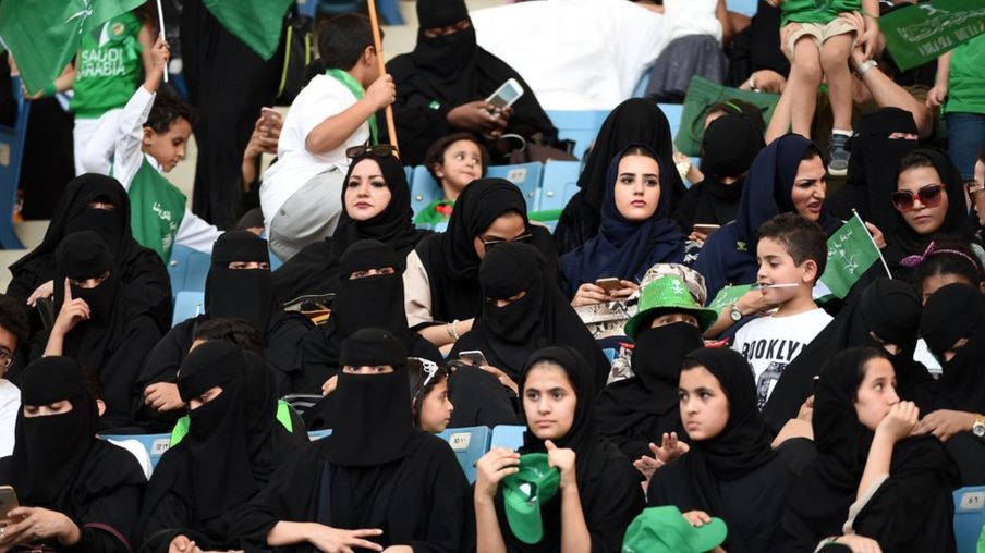 Tháng trước, phụ nữ Ả rập Saudi được tới một sân vận động ở thủ đô Riyadh, nhưng sự kiện nằm trong khuôn khổ ăn mừng lễ quốc khánh của nước này.